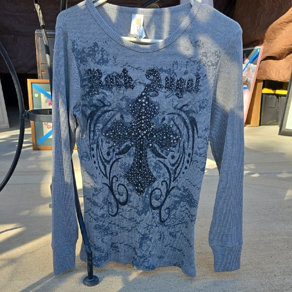 Ocasion Rock Angel Graphic Long Sleeve Top